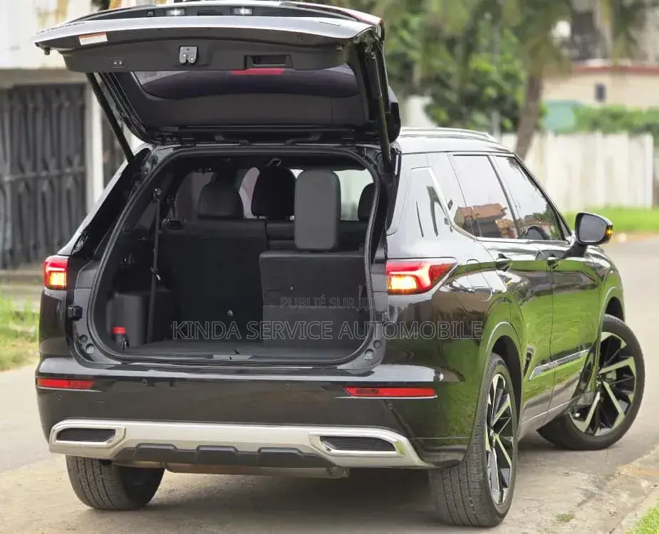 Mitsubishi Outlander 2025 Gris