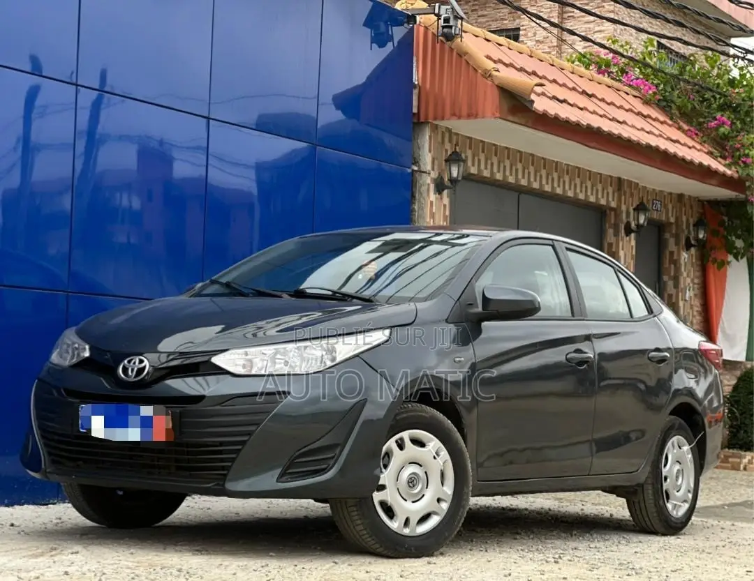 Toyota Yaris 1.5 Sedan L 2020 Noir