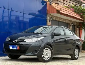 Toyota Yaris 1.5 Sedan L 2020 Noir