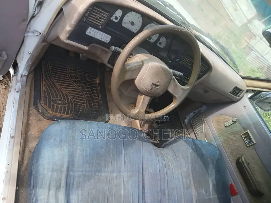 Mazda BT-50 2003 Blanc