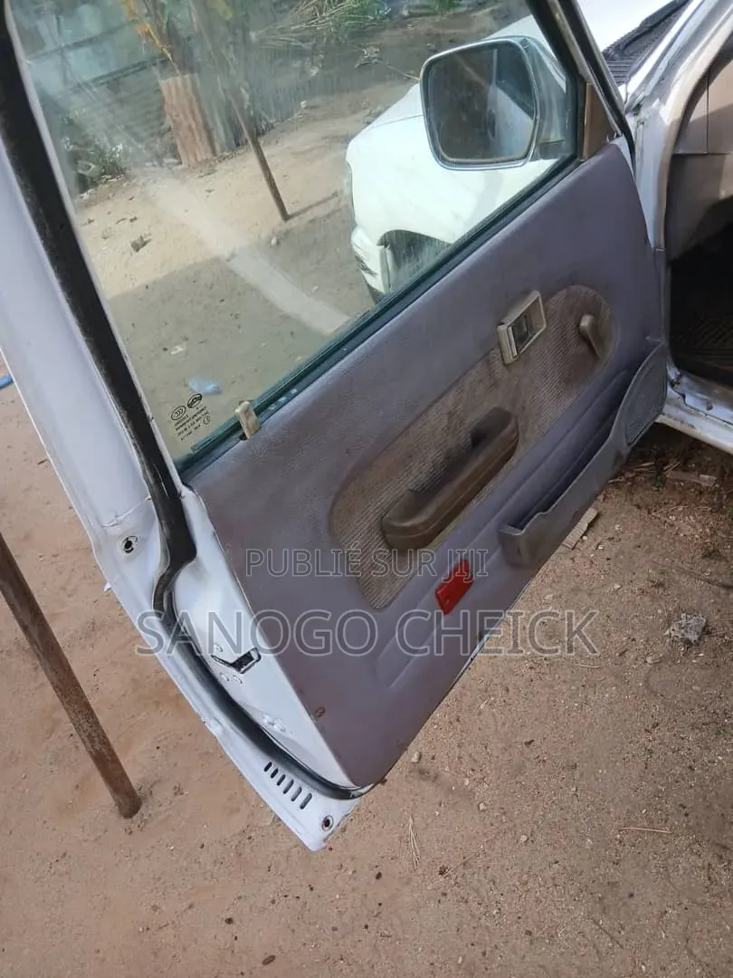 Mazda BT-50 2003 Blanc