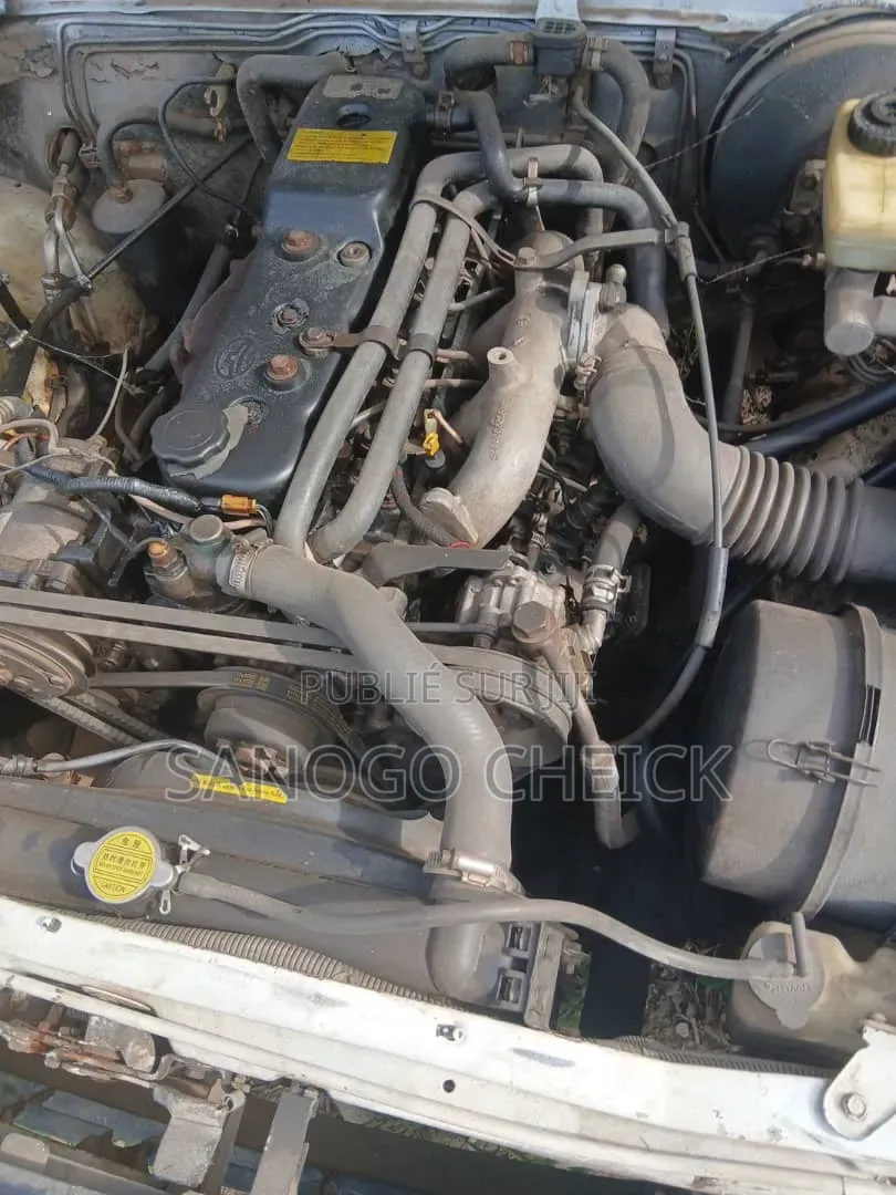 Mazda BT-50 2003 Blanc