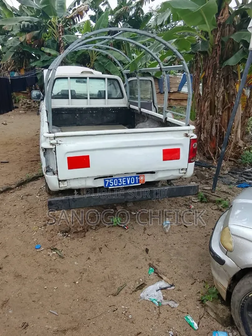 Mazda BT-50 2003 Blanc
