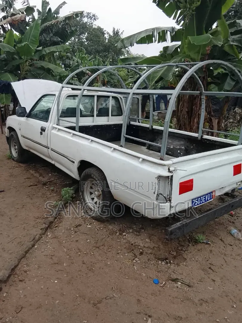Mazda BT-50 2003 Blanc