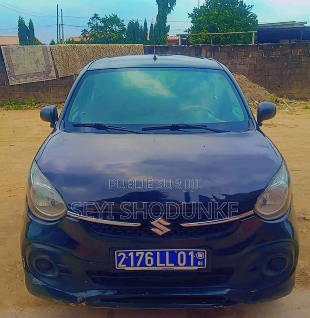 Voiture 2022 Noir