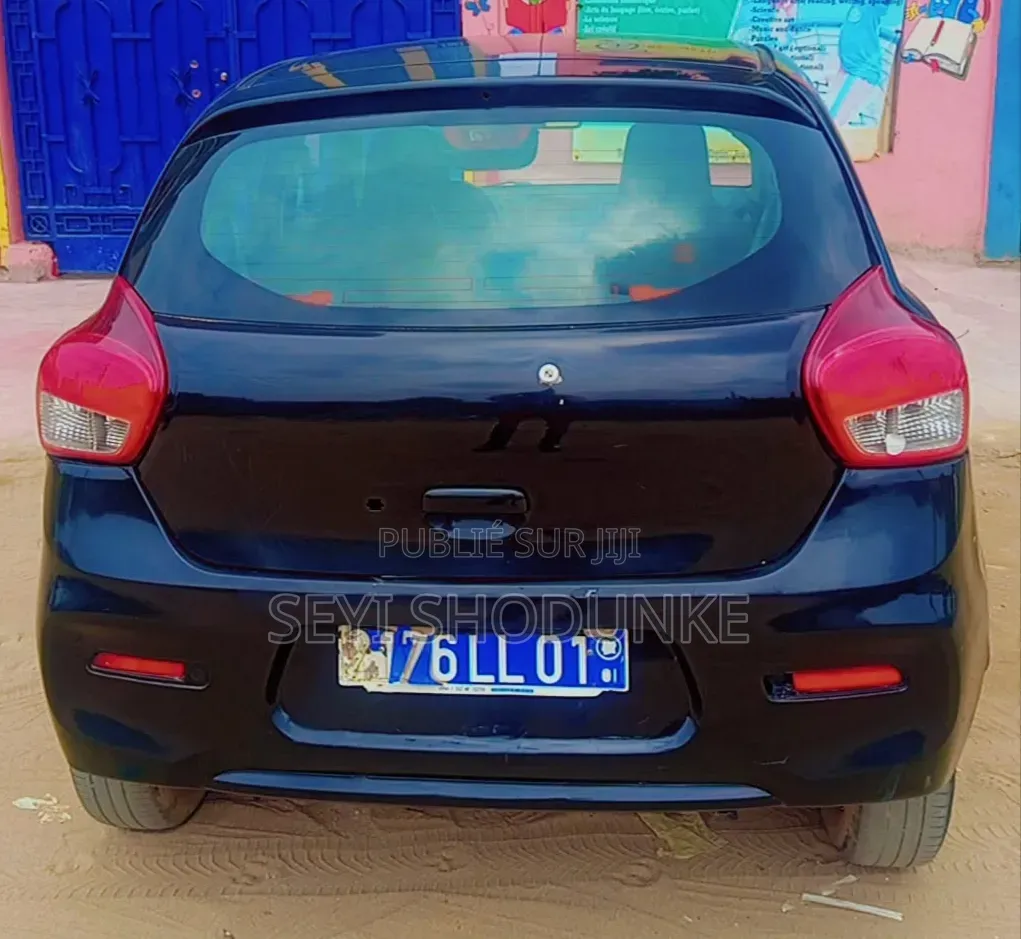 Voiture 2022 Noir