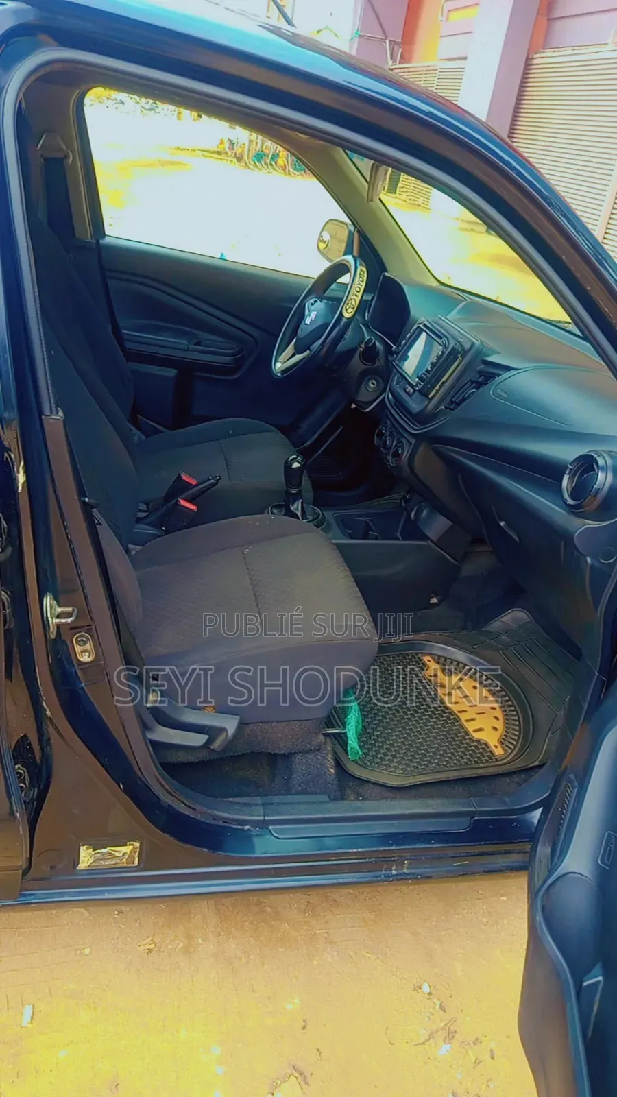 Voiture 2022 Noir