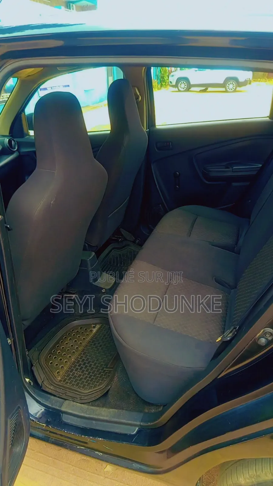 Voiture 2022 Noir