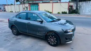 Nouveau Suzuki Dzire 2025 Gris