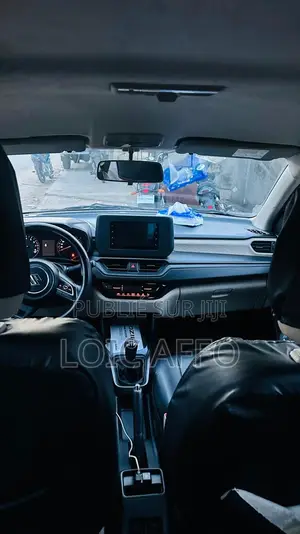 Nouveau Suzuki Dzire 2025 Gris