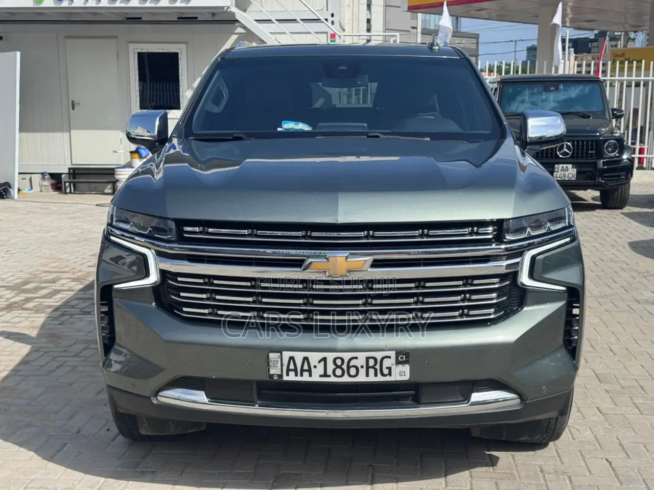 Chevrolet Suburban Premier 2024 Vert