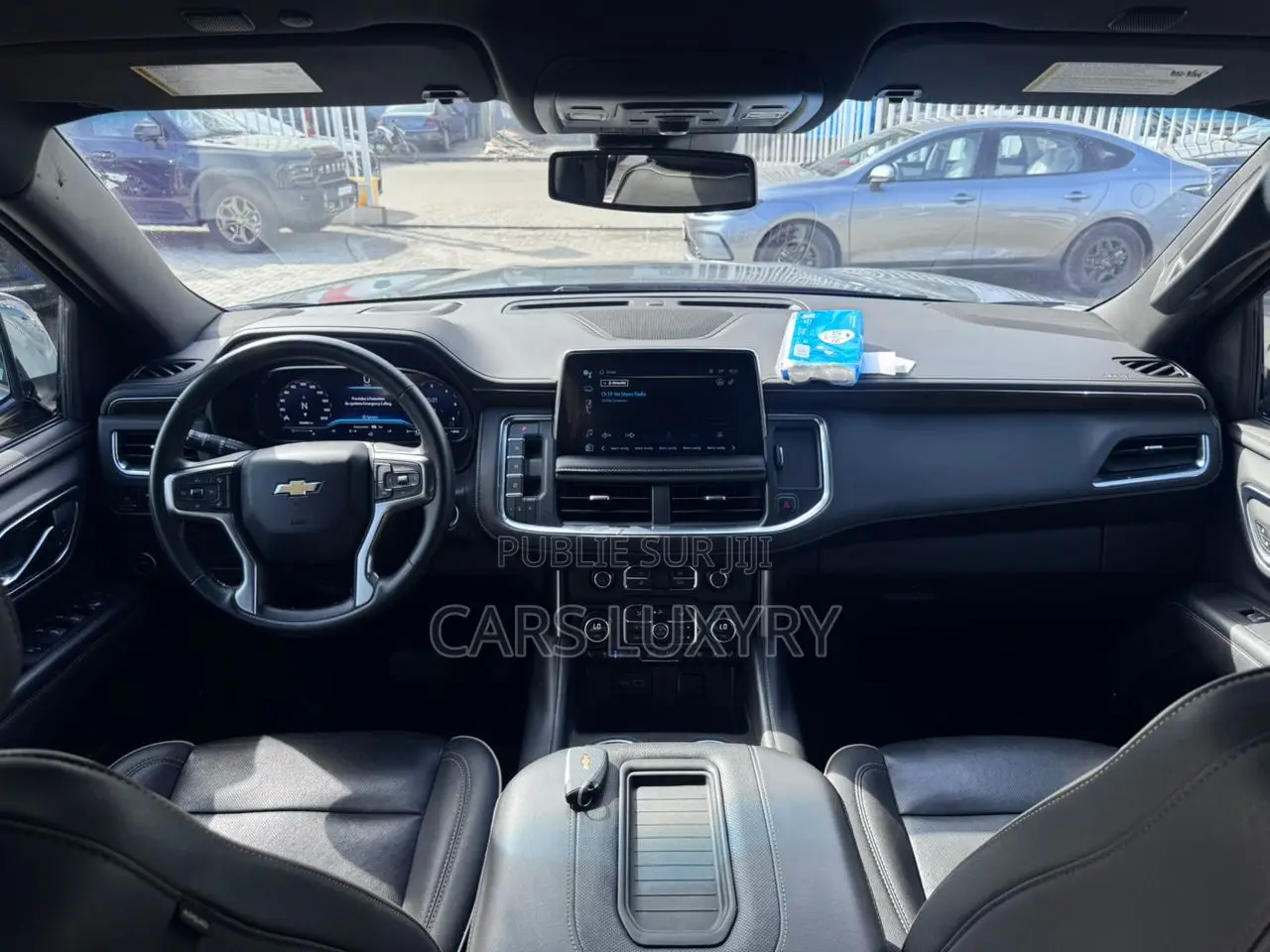 Chevrolet Suburban Premier 2024 Vert