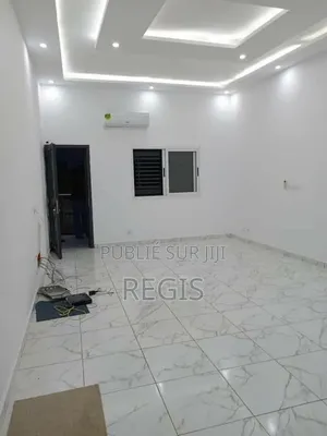 4chbre Duplex dans Regis, Cocody à Louer