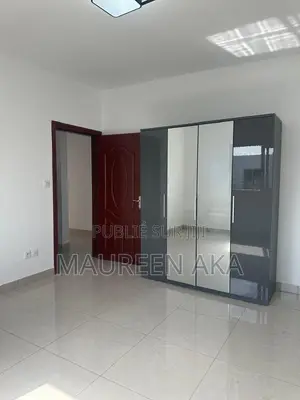 5chbre Duplex dans Grand-Bassam à Louer