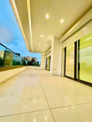 Meublé 4chbre Appartement dans Marcory à Louer
