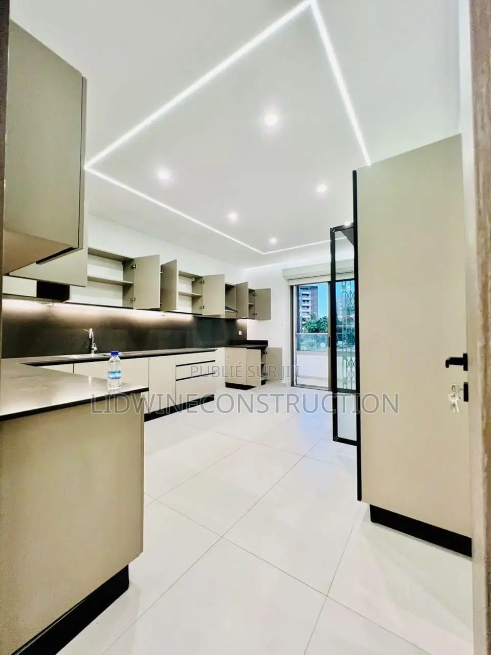 Meublé 4chbre Appartement dans Marcory à Louer
