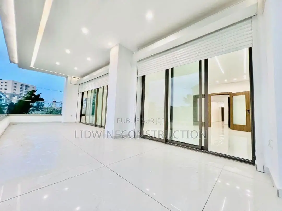 Meublé 4chbre Appartement dans Marcory à Louer