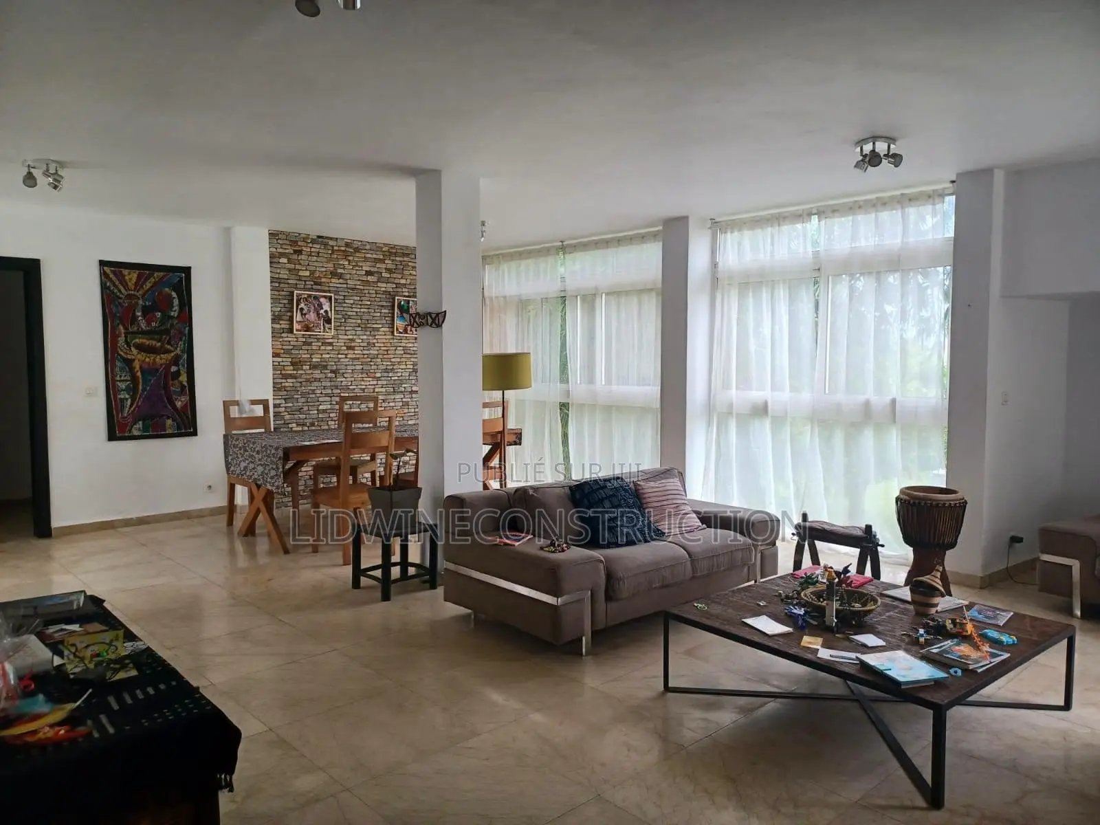 3chbre Villa dans Cocody à Vendre