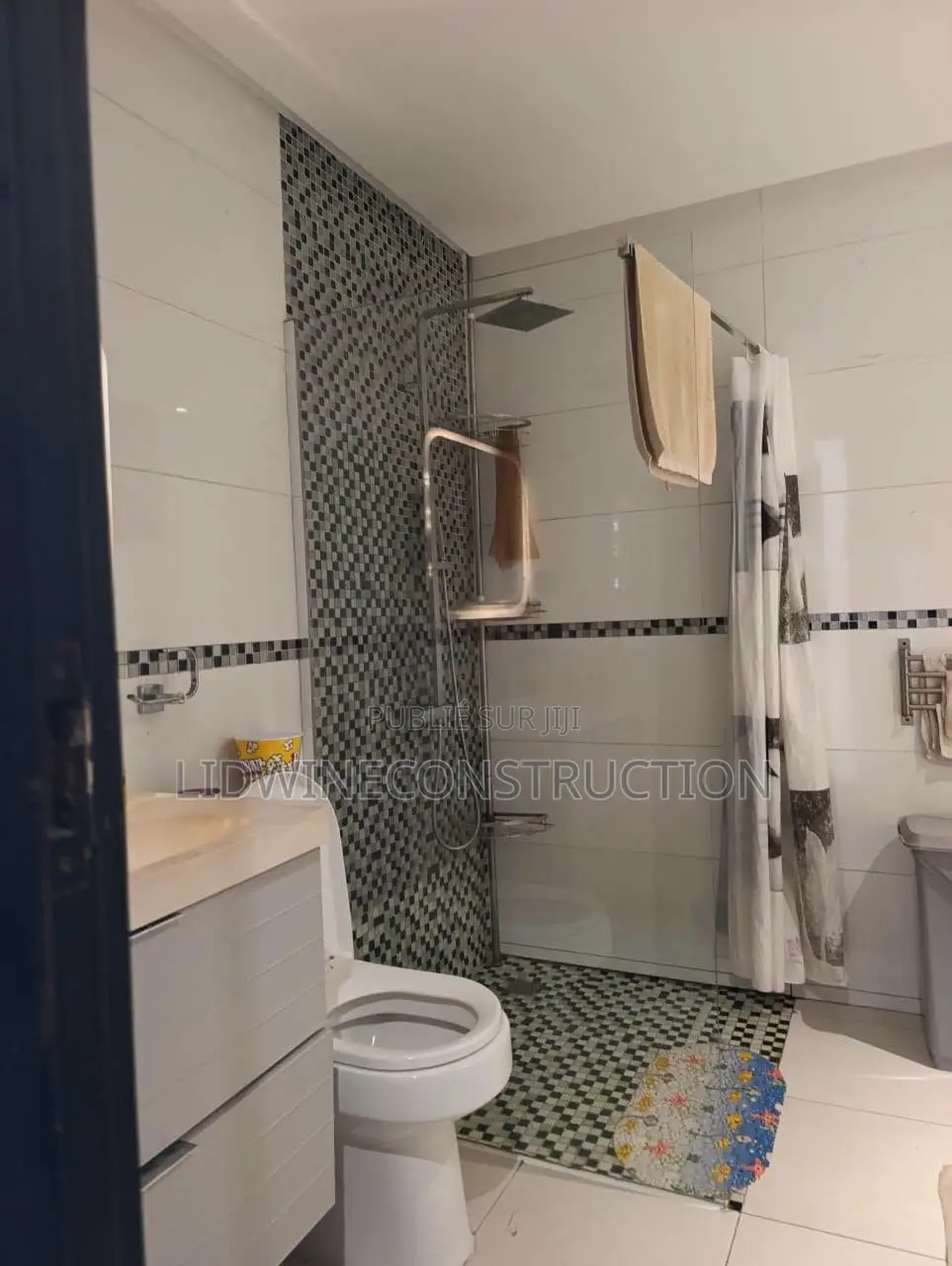 3chbre Villa dans Cocody à Vendre