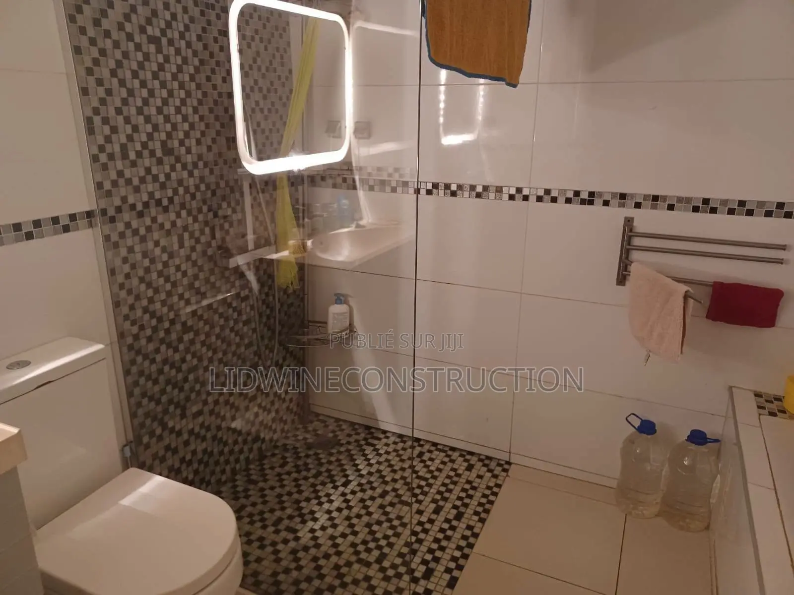 3chbre Villa dans Cocody à Vendre