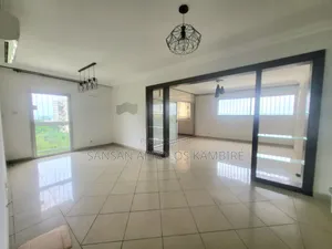 3chbre Appartement dans En Location, Cocody à Louer