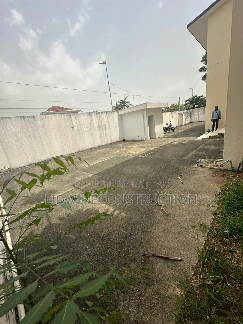 17chbre Appartement dans Cocody à Louer