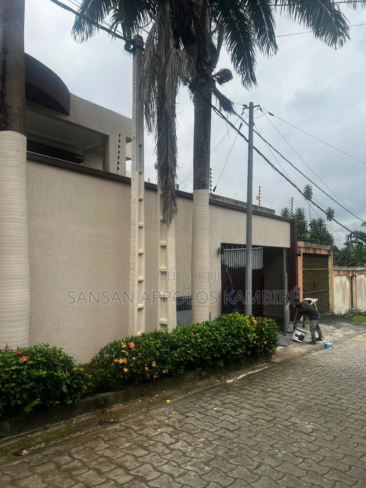 5chbre Duplex dans Magnifique Villa 5, Cocody à Louer