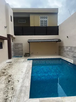 5chbre Duplex dans Magnifique Villa 5, Cocody à Louer