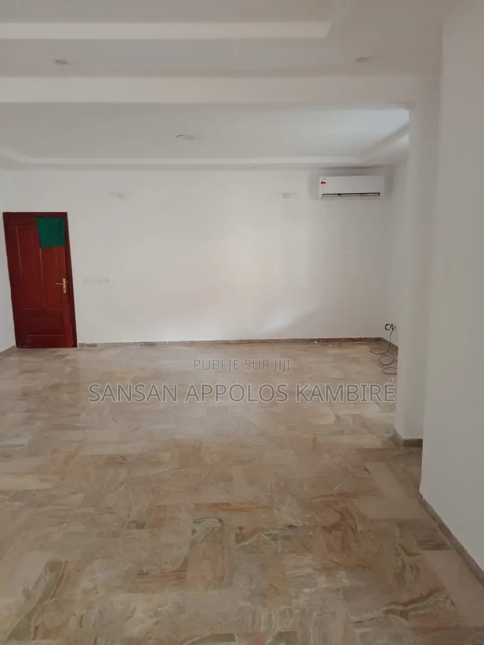 5chbre Duplex dans Magnifique Villa 5, Cocody à Louer