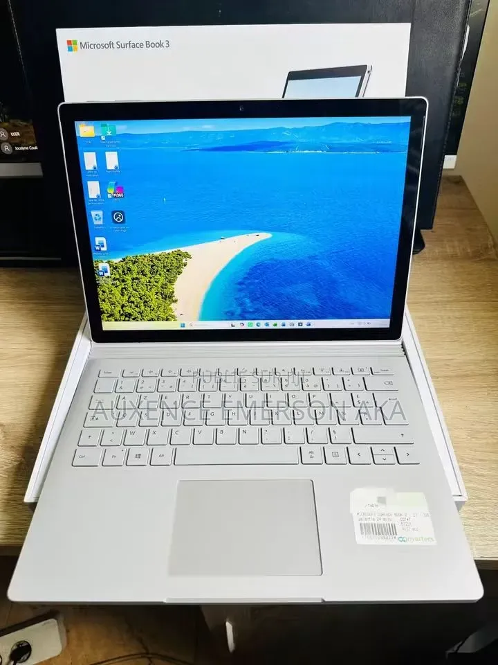 Nouveau Microsoft Surface Book 3 16GB Intel Core i7 HDD+SSD 512GB