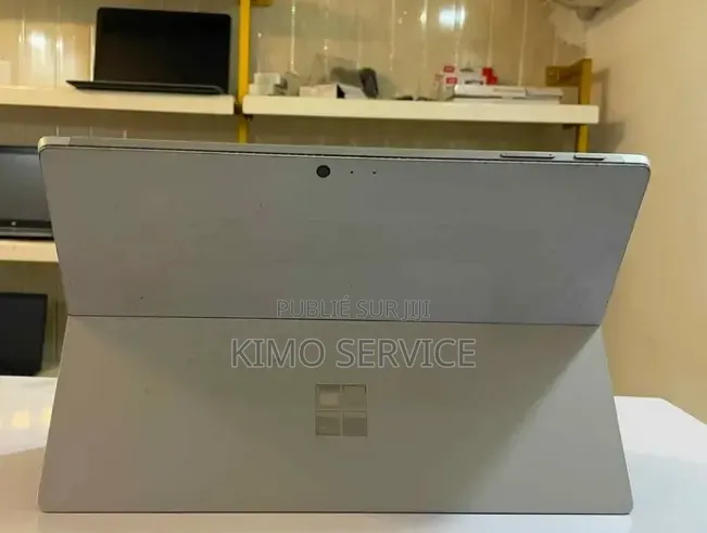 Nouveau Apple MacBook 2006 8GB Intel Core Ultra 9 HDD+SSD 256GB