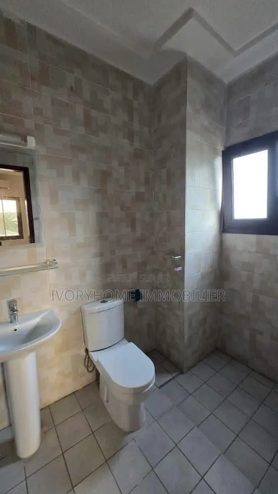 2chbre Appartement dans Cocody à Louer