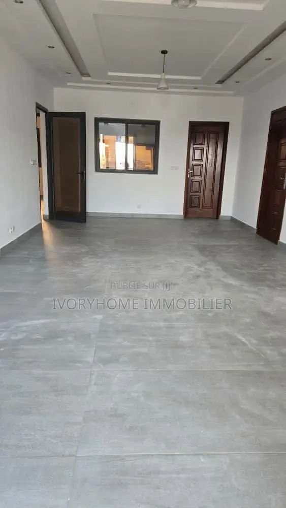 2chbre Appartement dans Cocody à Louer