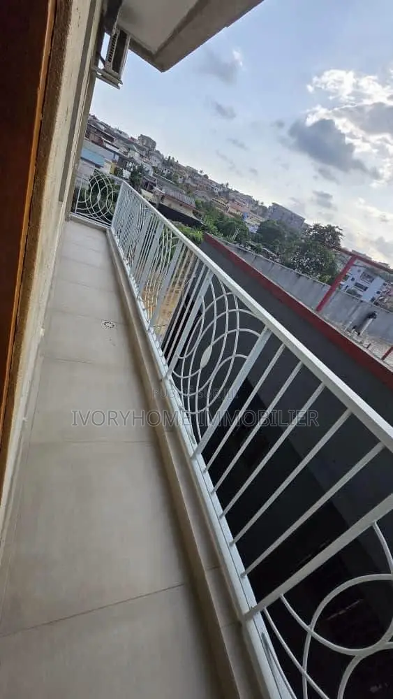 2chbre Appartement dans Cocody à Louer