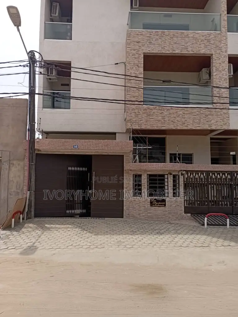2chbre Appartement dans Cocody à Louer