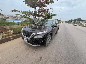 Nissan Rogue SV 2024 Noir