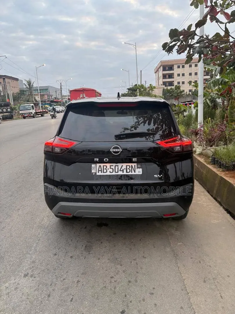 Nissan Rogue SV 2024 Noir
