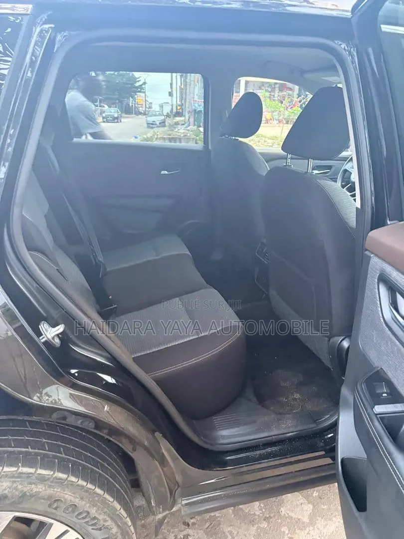 Nissan Rogue SV 2024 Noir