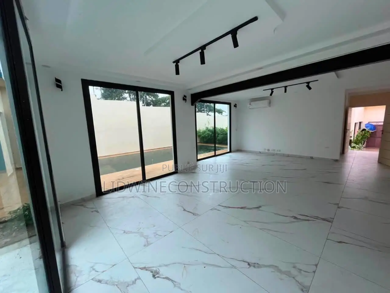 4chbre Villa dans Cocody à Vendre