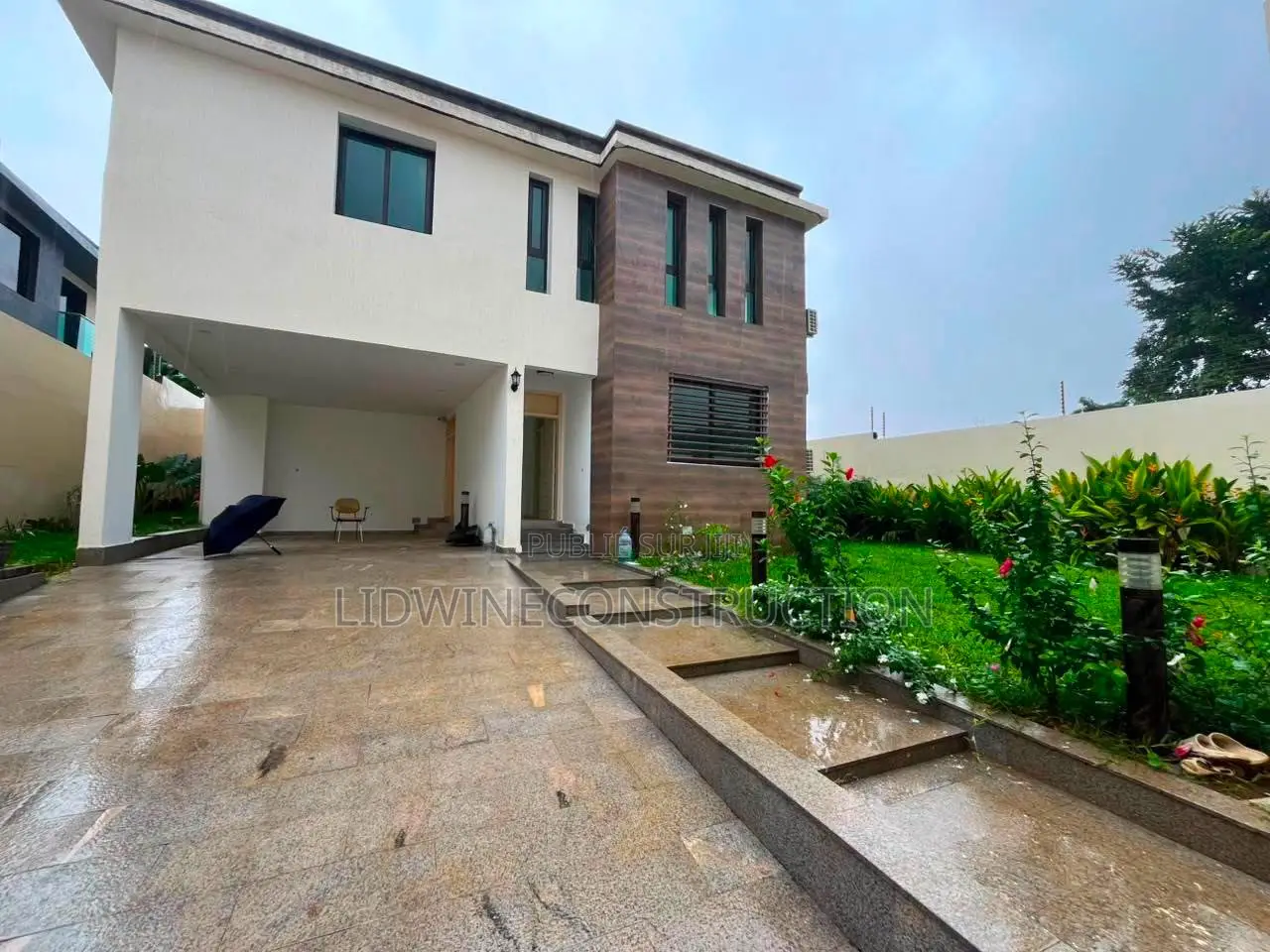 4chbre Villa dans Cocody à Vendre