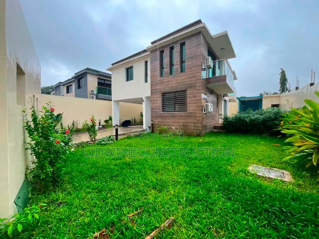 4chbre Villa dans Cocody à Vendre