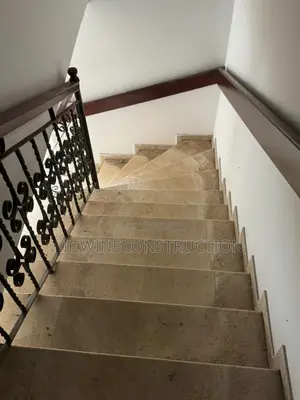 11chbre Duplex dans Cocody à Louer