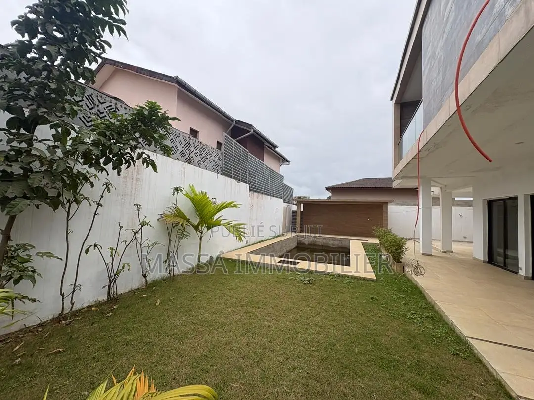 4chbre Duplex dans Massa Immobilier, Cocody à Louer