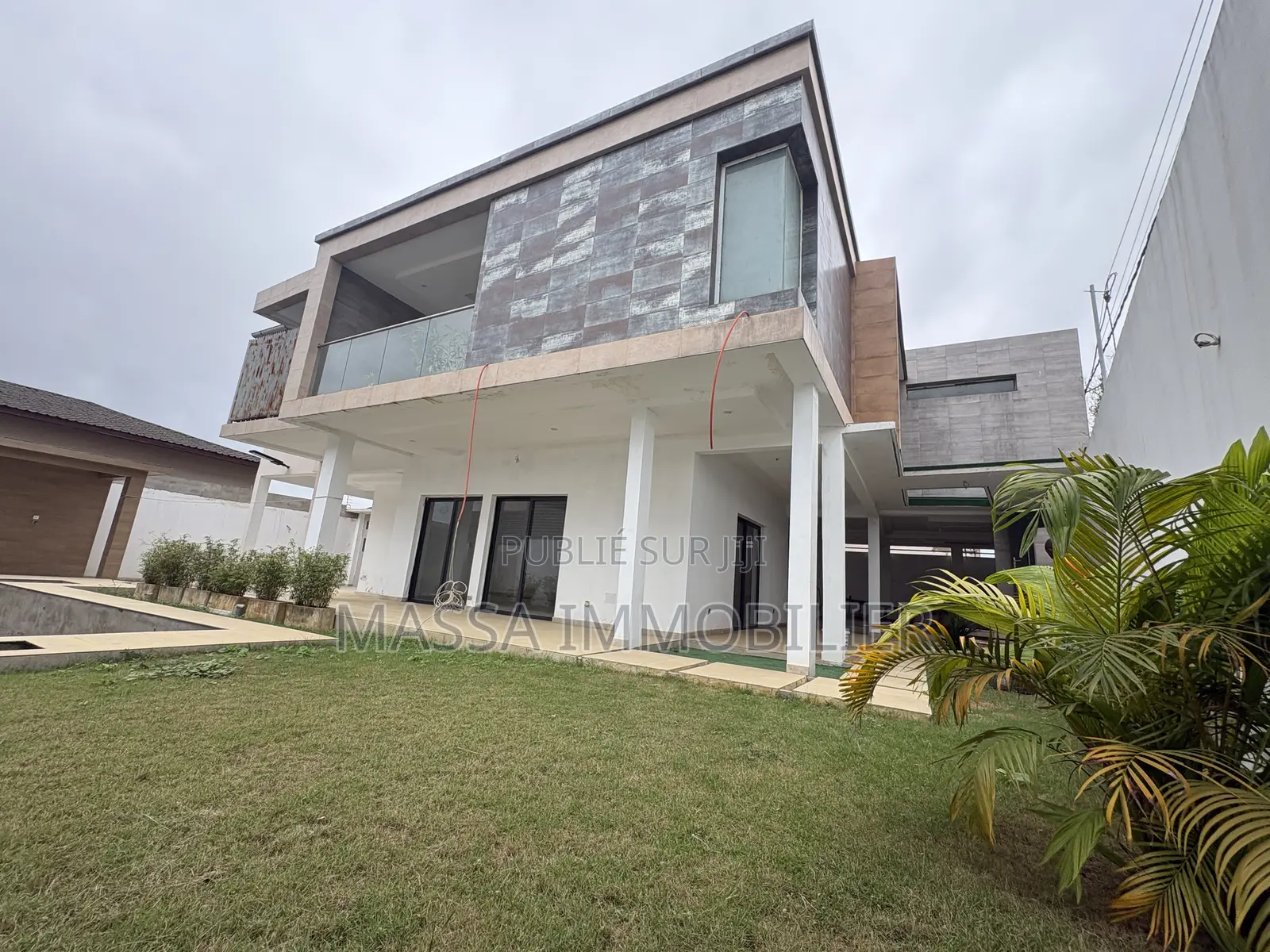 4chbre Duplex dans Massa Immobilier, Cocody à Louer