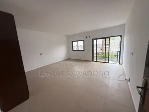2chbre Appartement dans Isbank-Group, Cocody à Vendre