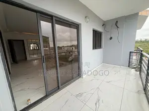 2chbre Appartement dans Isbank-Group, Cocody à Vendre
