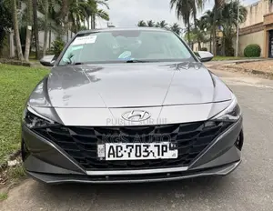 Hyundai Elantra SE 2021 Gris