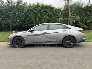 Hyundai Elantra SE 2021 Gris