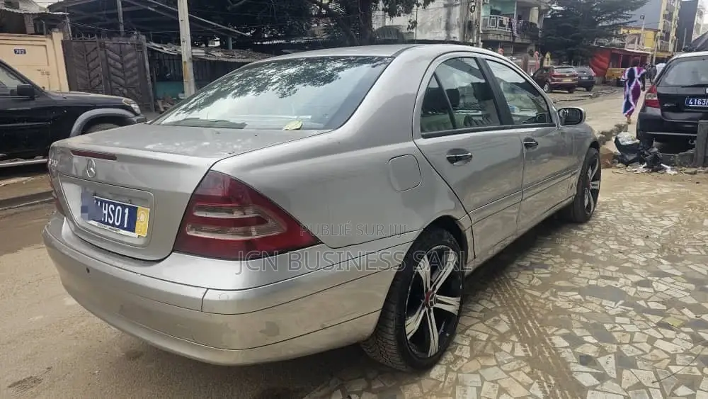 Mercedes-Benz C200 2002 Argenté