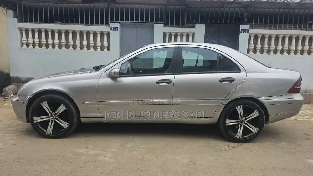 Mercedes-Benz C200 2002 Argenté